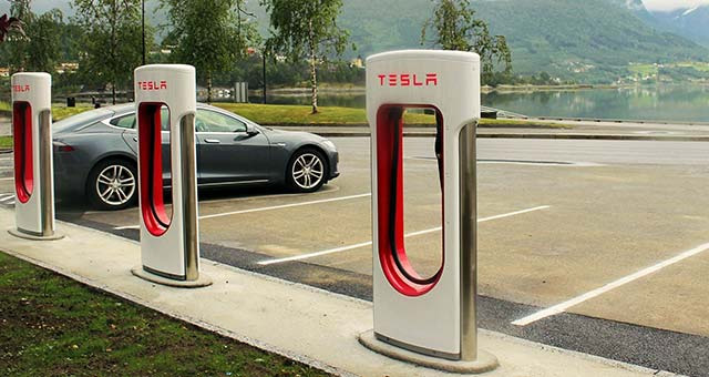 Trạm đổ pin dành riêng cho xe điện của Tesla.